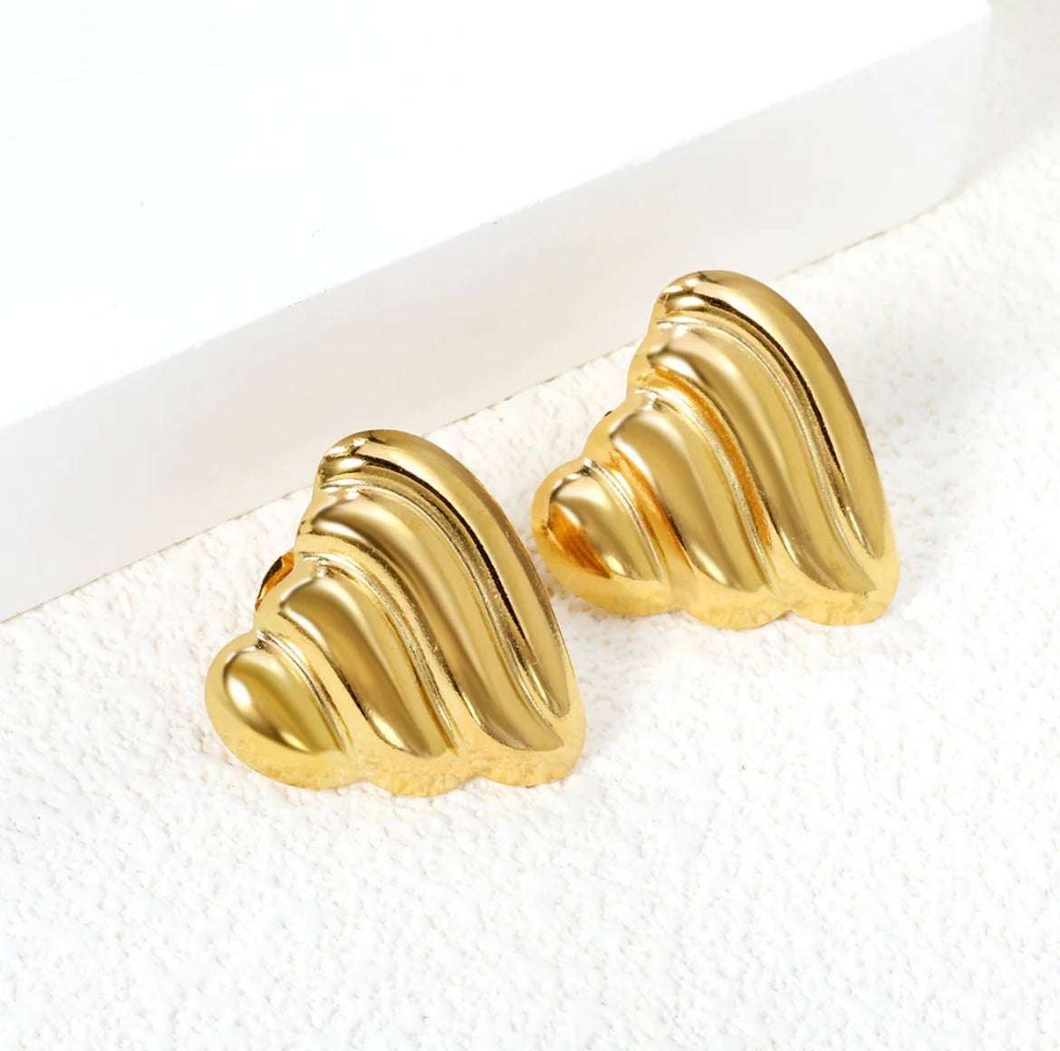 Amore Stud Earrings