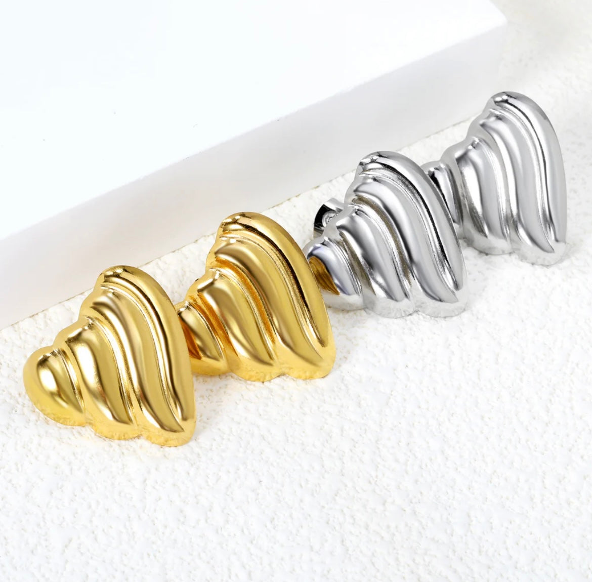 Amore Stud Earrings