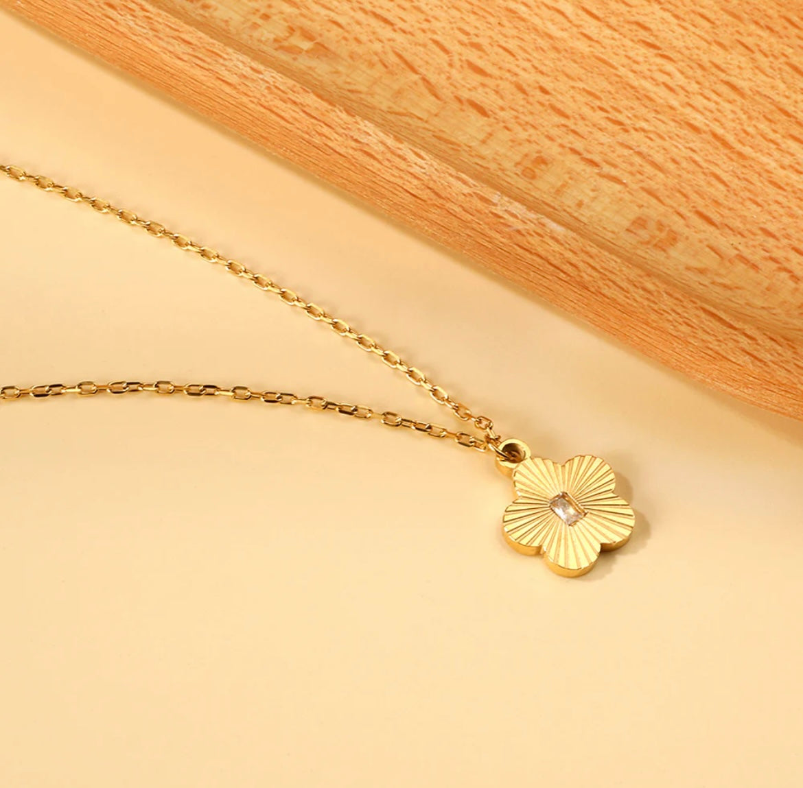 Fleur Necklace